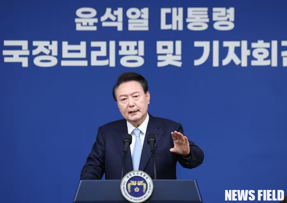 민주당 "국민 고통 외면한 윤 대통령, 자화자찬 일색"