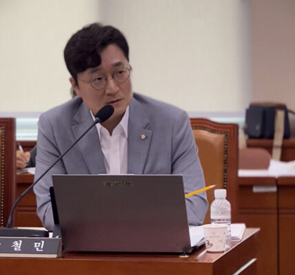 공공기관장, 친환경차 의무 무시… G90‧K9 고급 세단 타고 호화 생활