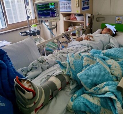 단속 과정에서 중상을 입고 병원을 전전하며 치료 중인 베트남 국적의 32세 여성 B씨. 요추와 발목, 족부에 다발성 골절을 입고 부산 소재 병원 중환자실까지 옮겨져 수술을 받았으며, 이후 수두까지 발병해 4월 4일 퇴원 후 경산 자택에서 자가격리 중이다. 총 치료비는 약 3,200만 원 중 2,300만 원을 본인이 부담했다.