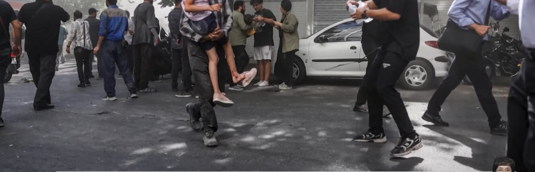 참여연대 평화군축센터는 16일 이스라엘의 이란 선제공격을 '명백한 침략 범죄'로 규정하며 강력히 규탄했다. 이들은 국제법 위반이자 중동 전체를 전쟁 소용돌이로 몰아넣을 위험천만한 군사적 모험주의라고 비판했다. 사진=SBS 캡처.