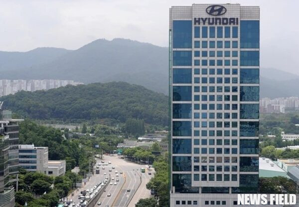 현대자동차가 불법파견으로 인해 사망한 노동자의 유가족에게 손해배상 소송을 이어가면서 비난을 받고 있다. 이는 기업의 불법행위에 대한 솜방망이 처벌과 대비되어 노동자의 고통을 가중시키는 현실을 보여준다. 사진=현대차 본사 전경.