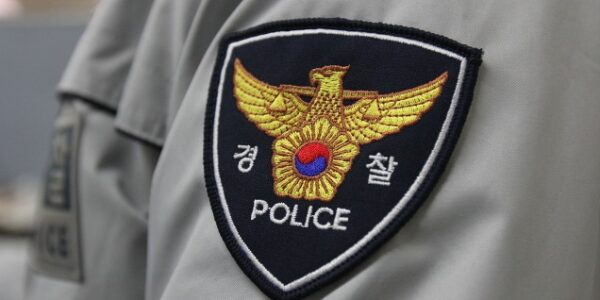 2024년 경찰관 특수건강검진 결과, 야간·교대근무자 4명 중 3명(75.5%)이 유소견자 또는 요관찰자 진단을 받아 건강 문제가 심각한 수준으로 드러났다. 유소견자와 요관찰자는 2020년 대비 1만 4천여 명 증가했으나, 야간 근로 제한 및 단축 같은 적극적 사후 조치는 매우 적었고, 같은 기간 질병 휴직 인원은 크게 증가했다.