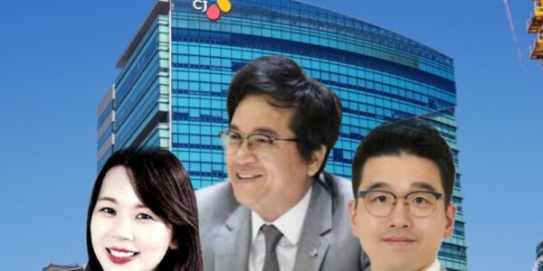 이재현 CJ그룹 회장. (오른쪽)이선호 CJ제일제당 본부장, (왼쪽) 이경후 CJ ENM 전략본부장