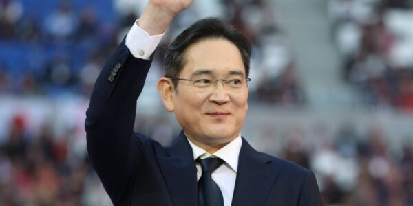 이재용 삼성전자 회장이 지난해 프랑스 리옹 그루파마스타디움에서 열린 국제기능올림픽 폐회식에 참석, 메달 시상을 위해 이동하고 있다. [삼성전자 제공]