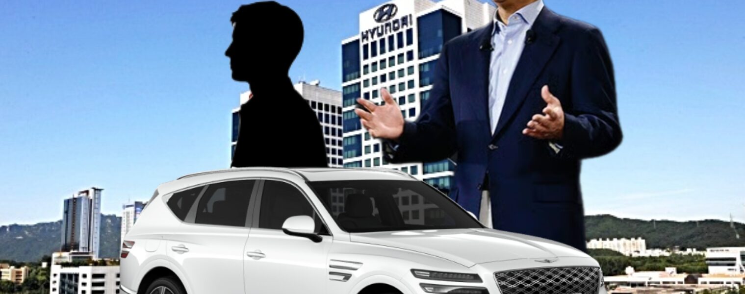 서울 서초구 양재동 현대자동차그룹 본사 전경을 배경으로 정의선 현대차그룹 회장(오른쪽)이 그룹의 주력 모델인 제네시스 GV80과 함께 자리하고 있다. 최근 장남 정창철 씨의 과거 GV80 음주운전 사고 기사를 삭제하고 홍보 기사로 덮으려 했다는 의혹이 제기됐다.
