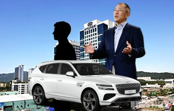 서울 서초구 양재동 현대자동차그룹 본사 전경을 배경으로 정의선 현대차그룹 회장(오른쪽)이 그룹의 주력 모델인 제네시스 GV80과 함께 자리하고 있다. 최근 장남 정창철 씨의 과거 GV80 음주운전 사고 기사를 삭제하고 홍보 기사로 덮으려 했다는 의혹이 제기됐다.