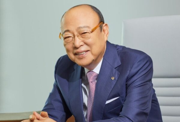 김승연 한화그룹 회장. 지분 증여 등을 통해 3세 승계 기반을 완성했다는 보도가 나왔다.