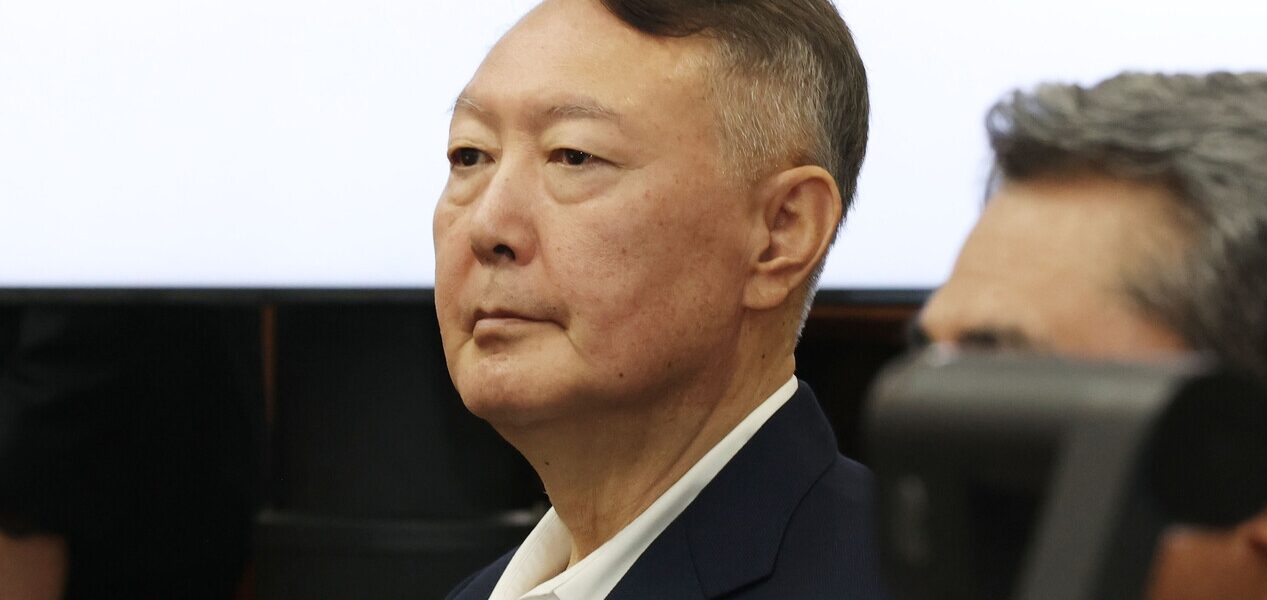 사진공동취재단 = 윤석열 전 대통령이 지난해 9월26일 서울 서초구 서울중앙지법에서 열린 특수공무집행방해, 직권남용 권리행사방해 등 혐의 사건 첫 공판에 출석해 있다.