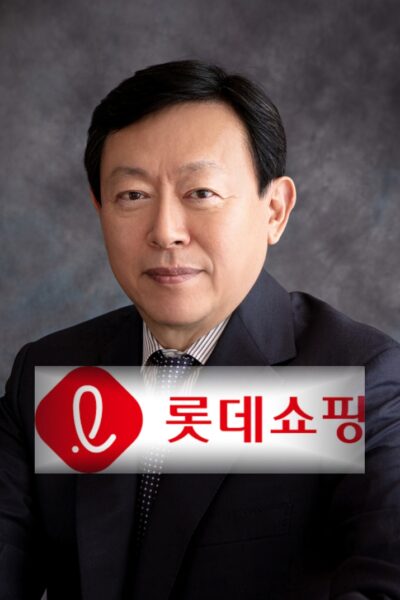 신동빈 롯데그룹 회장과 롯데쇼핑 로고.