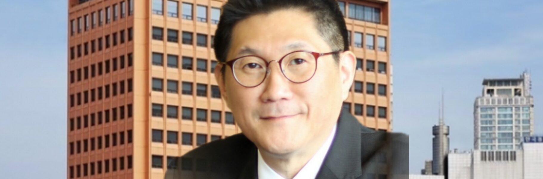 종근당 김영주 대표이사(경영총괄). 사진=종근당 제공, 그래픽=뉴스필드