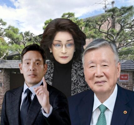 서울 용산구 한남동 단독주택을 배경으로 정용진 신세계그룹 회장(왼쪽), 이명희 신세계그룹 총괄회장(가운데), 이중근 부영그룹 회장(오른쪽)의 사진을 합성한 이미지. 해당 주택은 정 회장이 지난 6일 부영주택에 255억 5,000만 원에 매각했다. (사진=각사 제공 및 네이버 로드뷰)