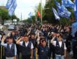 28일 오후 울산 현대자동차 본관 정문 앞에서 열린 '원청교섭 불응 현대차 규탄 금속노조 결의대회'에서 전국금속노동조합 조합원들이 현대차 측에 하청 비정규직 노동자와의 즉각적인 원청교섭에 나설 것을 촉구하며 구호를 외치고 있다.