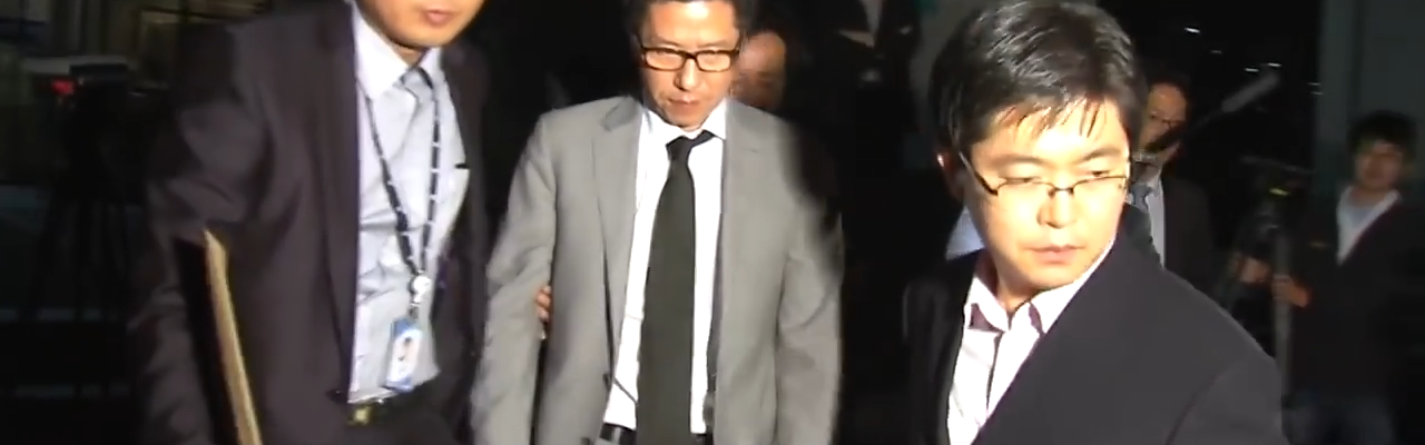 2011년 회삿돈 300억 원대 횡령·유용 혐의로 경찰에 소환된 담철곤 오리온 회장. 당시 경찰 조사 후 구속영장이 청구됐으며, 이후 대법원에서 징역 3년 집행유예가 확정됐다. 출처: YTN 뉴스 화면 캡처