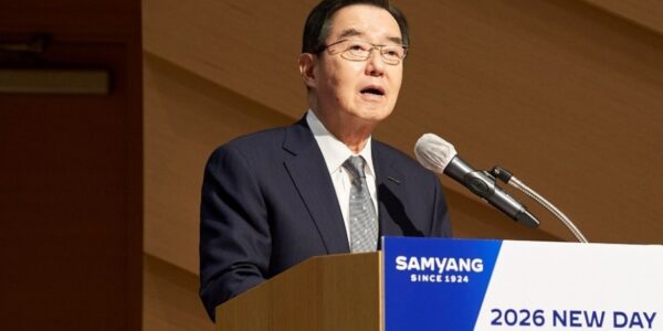 지난 1월 2일 판교 디스커버리센터에서 열린 '2026년 삼양 뉴 데이 커넥트'에서 삼양홀딩스 김윤 회장이 임직원들에게 신년 메시지를 전하고 있다. ⓒ삼양그룹 제공