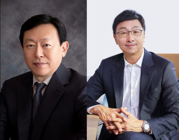 신동빈 롯데그룹 회장(왼쪽)과 이창엽 롯데웰푸드 대표. 롯데웰푸드는 두 사람이 등기이사로 이름을 올린 인도 시장에서 초코파이·빼빼로의 '100% 베지테리언'·영양표기 등 표시위반으로 인도식품안전기준청(FSSAI)의 시정명령을 받았다. [사진=롯데그룹·롯데웰푸드 제공]