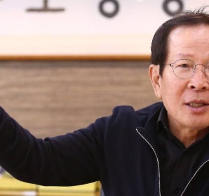 권원강 교촌에프앤비 회장 (사진=교촌에프앤비)