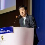 순익 절반 깎였는데 배당성향 75%…SNT홀딩스 최평규 회장에 ‘비과세 배당’ 124억