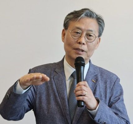 지난 5월 14일 광주 호남철도차량정비단에서 열린 기자 간담회에 참석한 김태승 코레일 사장. 사진 코레일