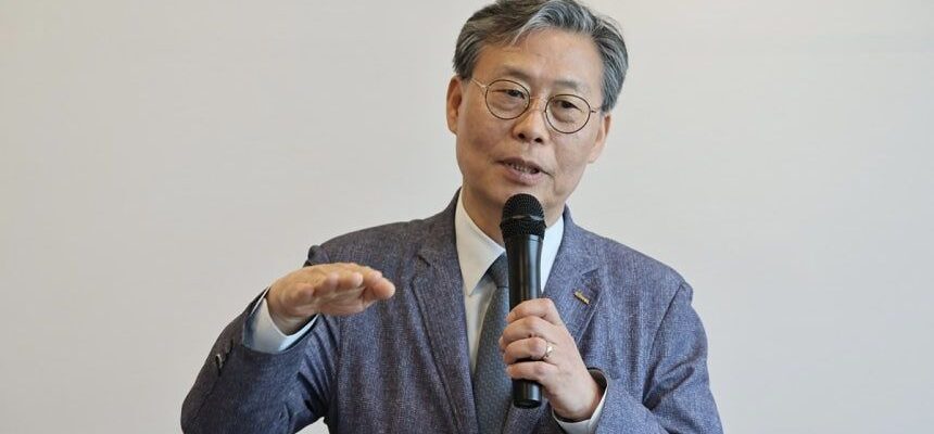 지난 5월 14일 광주 호남철도차량정비단에서 열린 기자 간담회에 참석한 김태승 코레일 사장. 사진 코레일