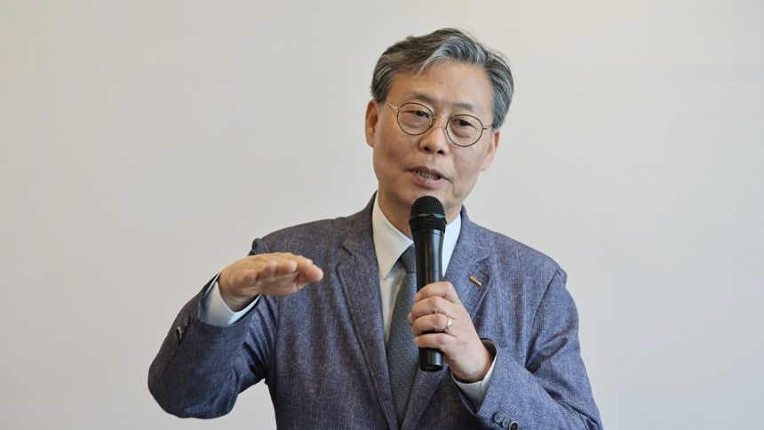 지난 5월 14일 광주 호남철도차량정비단에서 열린 기자 간담회에 참석한 김태승 코레일 사장. 사진 코레일