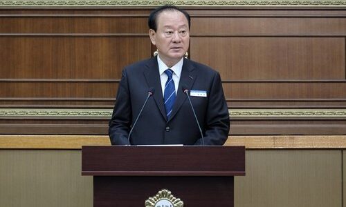 유동균 마포구청장이 1일 마포구의회 본회의장에서 열린 제10대 마포구의회 첫 회기에서 2026년도 제1회 추가경정예산안 제안설명하고 있다. (출처=마포구)