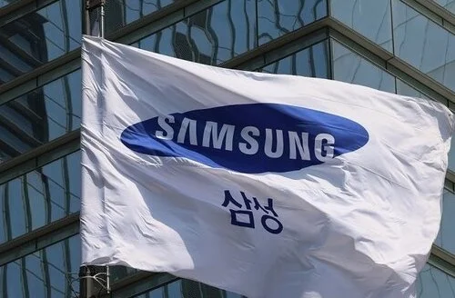 삼성그룹을 상징하는 삼성 깃발이 건물 앞에 게양돼 있다. (사진=삼성전자)
