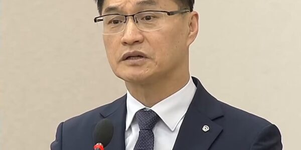 이부환 한화에어로스페이스 대표가 7일 국회 교육위원회 국정감사에서 경력직 채용 지침 논란에 대해 "명백한 당사의 과오"라고 답하고 있다. (출처=국회방송)
