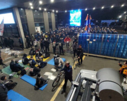 현대차 앞 '이수기업 해고자' 격렬 시위... "폭력 진압 규탄, 고용 승계 보장하라"